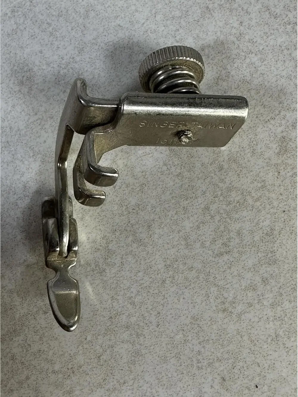 VTG Singer 161127 Adjustable Blind Hem Presser Foot Attachment